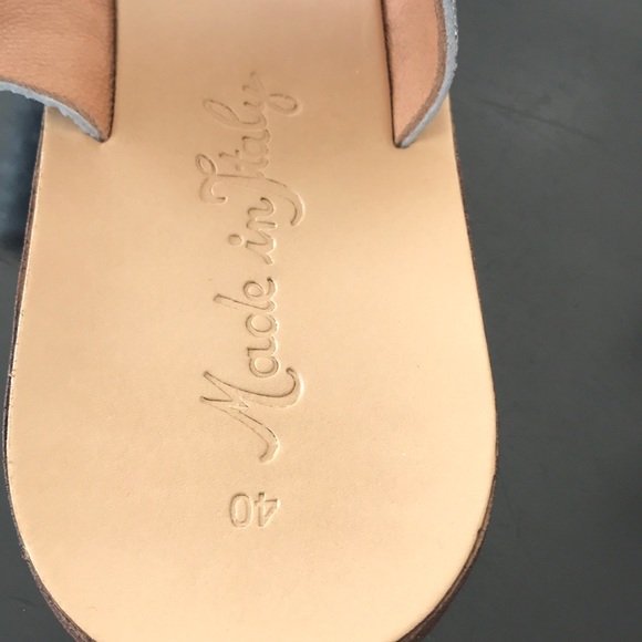 Sleek Black & Silver SOFT LEATHER slides NIB - Picture 4 of 6